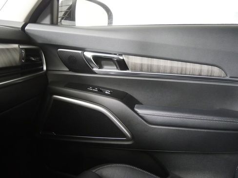 Used 2023 Kia Telluride EX w/ EX Captain's Chair Package image 28