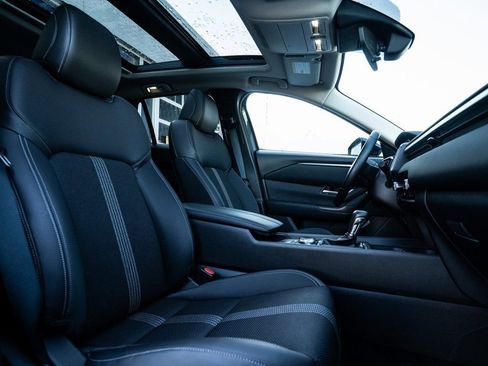 Used 2023 MAZDA CX-50 2.5 S w/ Cargo Package image 15