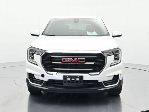 Used 2024 GMC Terrain SLE AWD/4WD image 2