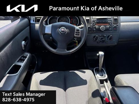 Used 2010 Nissan Versa Hatchback FWD image 20