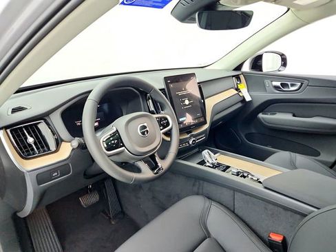 New 2026 Volvo XC60 B5 Plus w/ Protection Package Premier image 20
