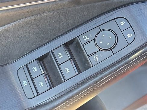 Used 2021 Nissan Rogue SV w/ Premium Package image 17