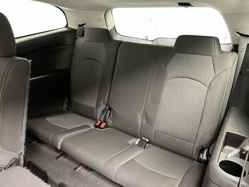 Used 2016 Chevrolet Traverse LT image 12