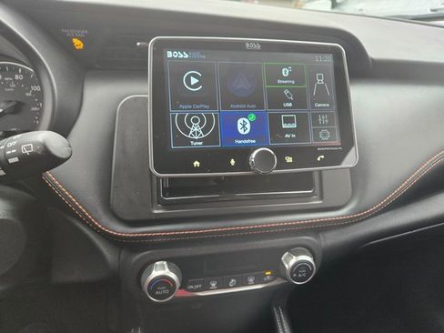 Used 2020 Nissan Kicks SR image 5