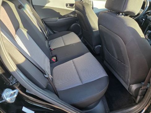 Used 2018 Hyundai Kona SE image 23