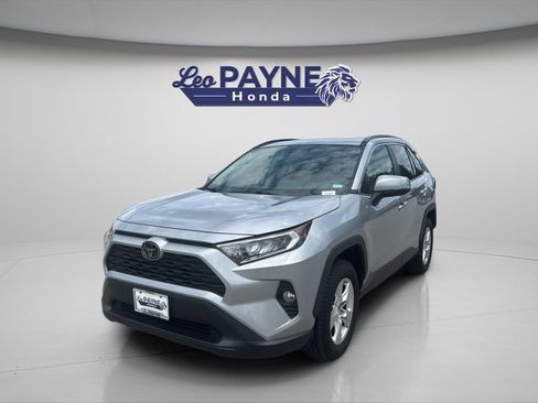 Used 2019 Toyota RAV4 XLE FWD image 3