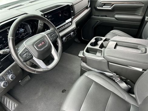 Used 2022 GMC Sierra 1500 SLT w/ X31 Off-Road Package AWD/4WD image 10