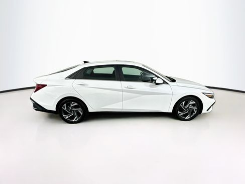 Used 2025 Hyundai Elantra SEL FWD image 10
