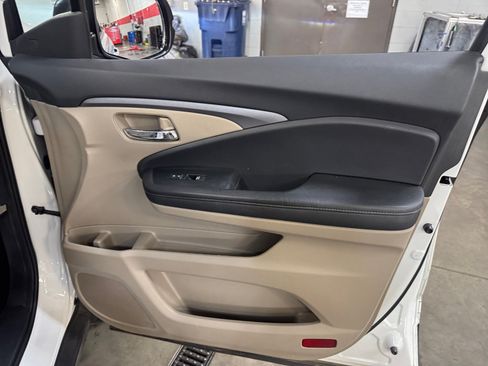 Used 2023 Honda Ridgeline RTL image 16
