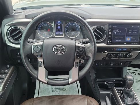 Certified 2022 Toyota Tacoma Limited RWD image 23