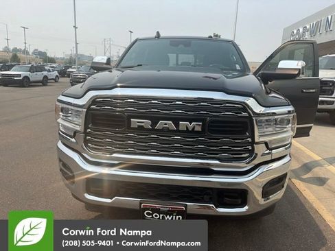 Used 2022 RAM 2500 Limited AWD/4WD image 2