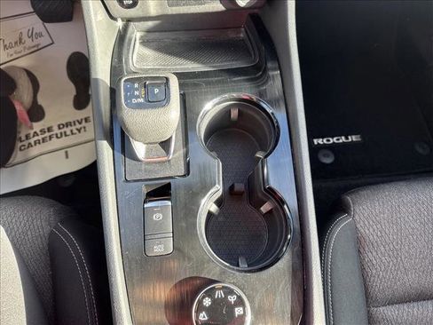 Used 2024 Nissan Rogue SV image 14