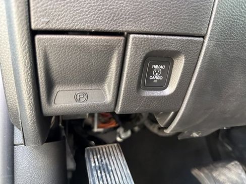 New 2025 RAM 2500 Tradesman image 28