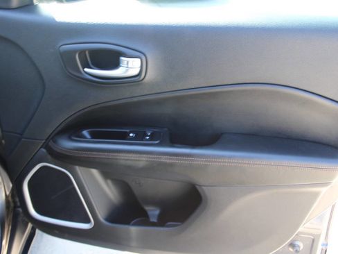 Used 2020 Jeep Compass Limited AWD/4WD image 12