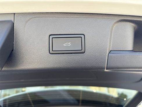 New 2026 Volkswagen Atlas SEL Premium R-Line image 32