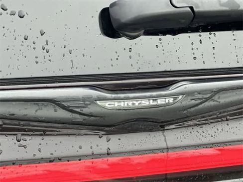 Used 2021 Chrysler Pacifica Limited w/ S Appearance Package image 21