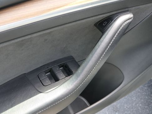 Used 2022 Tesla Model 3 Long Range AWD/4WD image 13