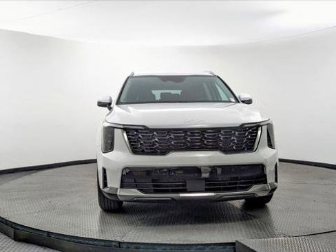 Used 2024 Kia Sorento S FWD image 12