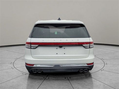 New 2026 Lincoln Aviator AWD image 9