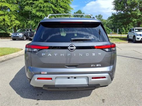 Certified 2024 Nissan Pathfinder SL image 17