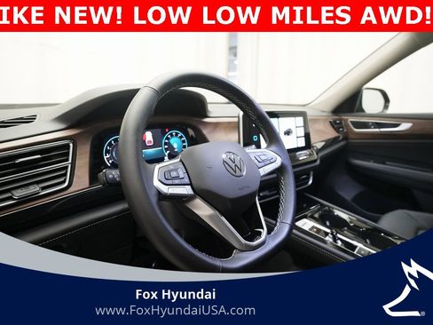 Used 2025 Volkswagen Atlas SE image 8