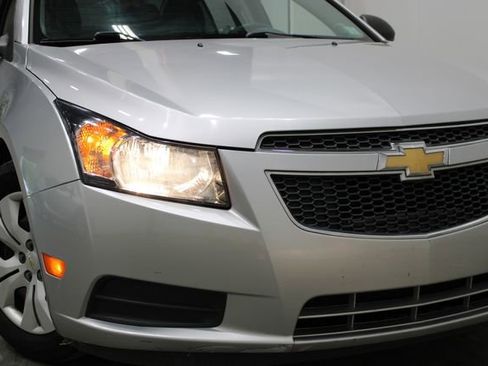 Used 2014 Chevrolet Cruze LS FWD image 28