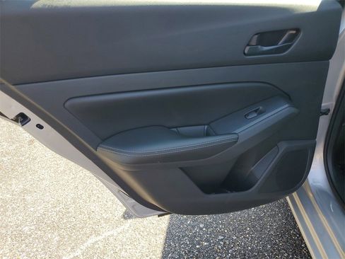 Used 2024 Nissan Altima 2.5 SV image 23