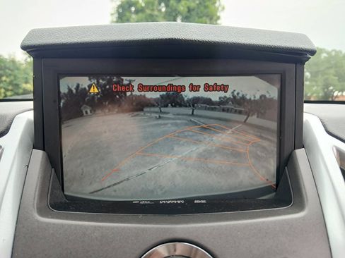 Used 2010 Cadillac SRX Luxury FWD image 16