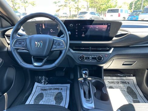 Used 2024 Buick Envista Preferred w/ Convenience I Package image 8