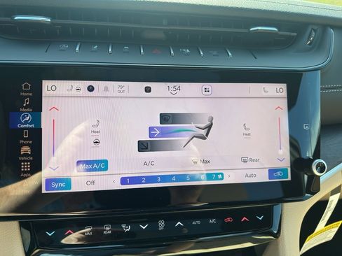 New 2026 Jeep Grand Cherokee Limited w/ Luxury Tech Group II RWD image 18