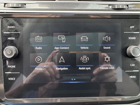 Used 2024 Volkswagen Tiguan SE AWD/4WD image 26