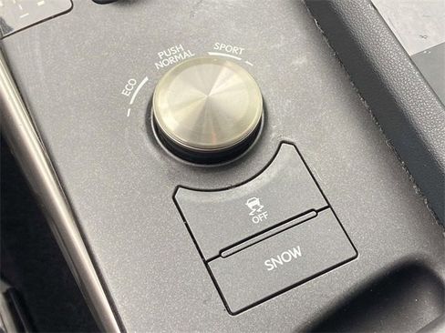 Used 2018 Lexus IS 300 AWD image 27