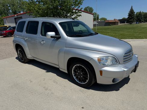 Used 2011 Chevrolet HHR LT FWD image 3