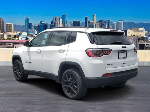 Used 2026 Jeep Compass Latitude AWD/4WD image 5