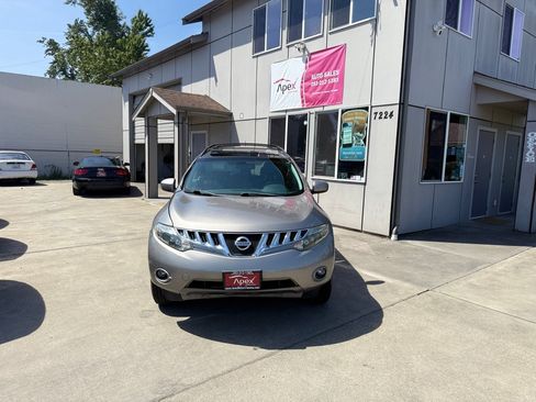 Used 2009 Nissan Murano SL w/ Technology Pkg FWD image 3