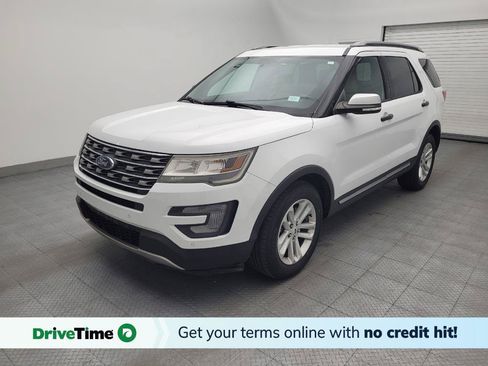 Used 2017 Ford Explorer XLT w/ Equipment Group 202A FWD image 1