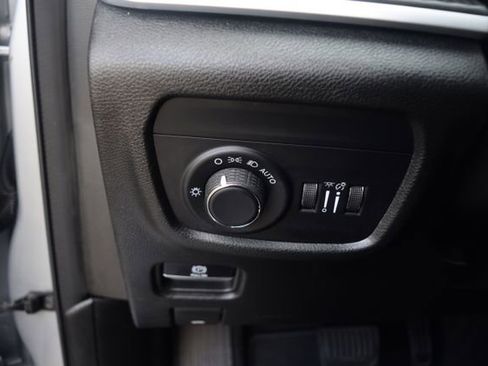 Used 2023 Jeep Grand Cherokee L Laredo AWD/4WD image 7