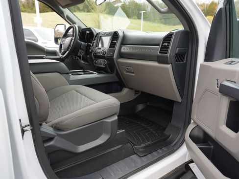 Used 2022 Ford F350 XLT w/ XLT Premium Package AWD/4WD image 29