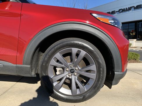 Used 2022 Ford Explorer XLT w/ Equipment Group 202A image 13