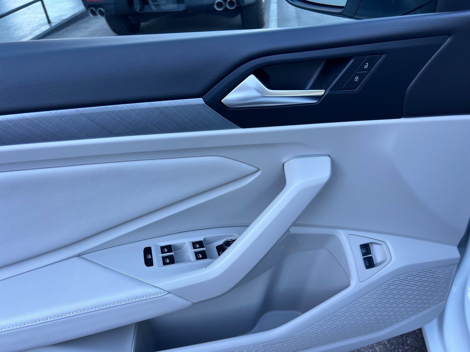 Used 2024 Volkswagen Jetta SE w/ Panoramic Sunroof Package FWD image 29