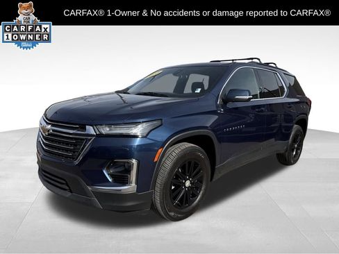 Used 2022 Chevrolet Traverse LT image 1
