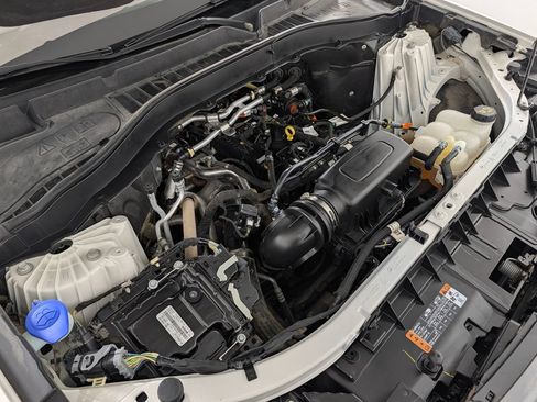 Certified 2021 Ford Explorer XLT w/ Equipment Group 202A RWD image 7