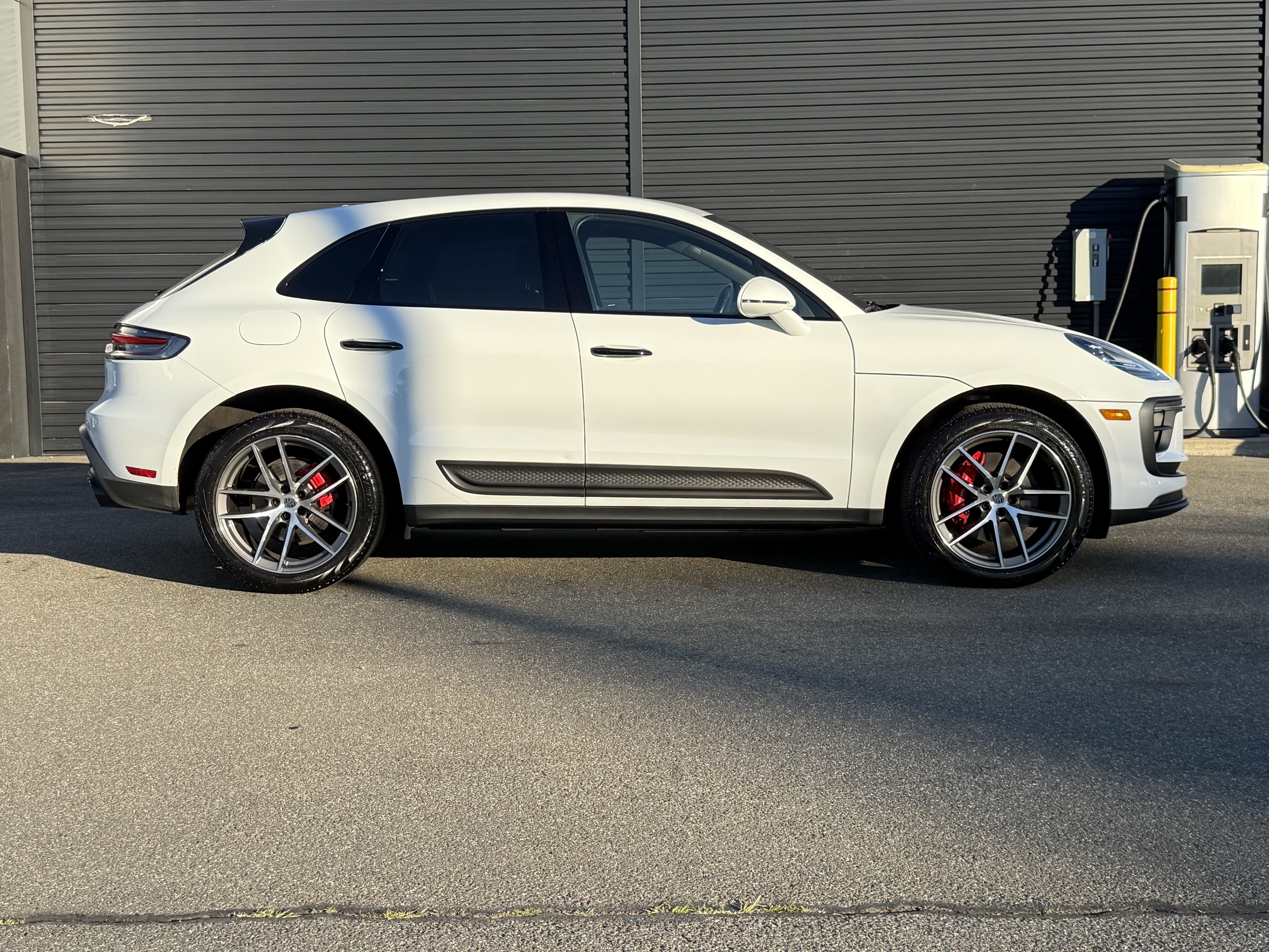 Certified 2023 Porsche Macan S AWD/4WD image 10