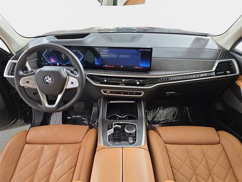 Certified 2023 BMW X7 xDrive40i w/ Premium Package image 11