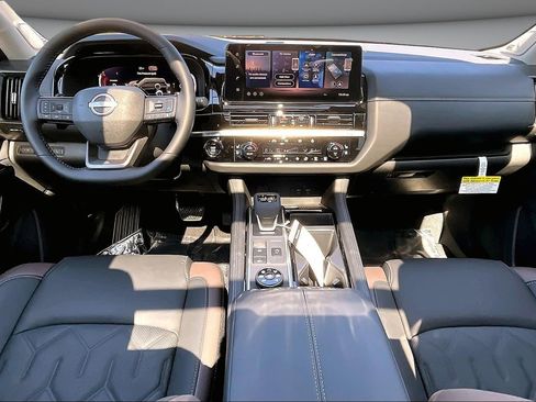 New 2026 Nissan Pathfinder Platinum AWD/4WD image 5
