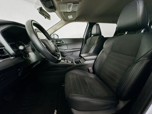 Used 2024 Mitsubishi Outlander SE image 13