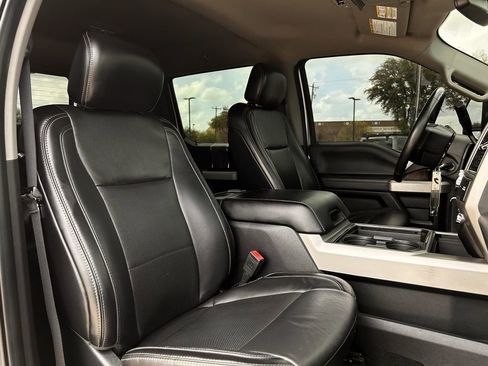 Used 2019 Ford F250 Lariat w/ Chrome Package image 27