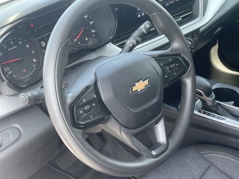 Used 2024 Chevrolet Trax LS FWD image 18