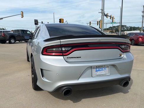 Used 2019 Dodge Charger Scat Pack w/ Dynamics Package RWD image 15