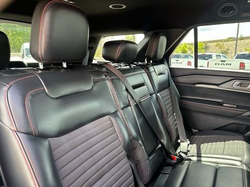 Used 2025 Ford Explorer ST-Line w/ ST-Line Street Pack AWD/4WD image 20